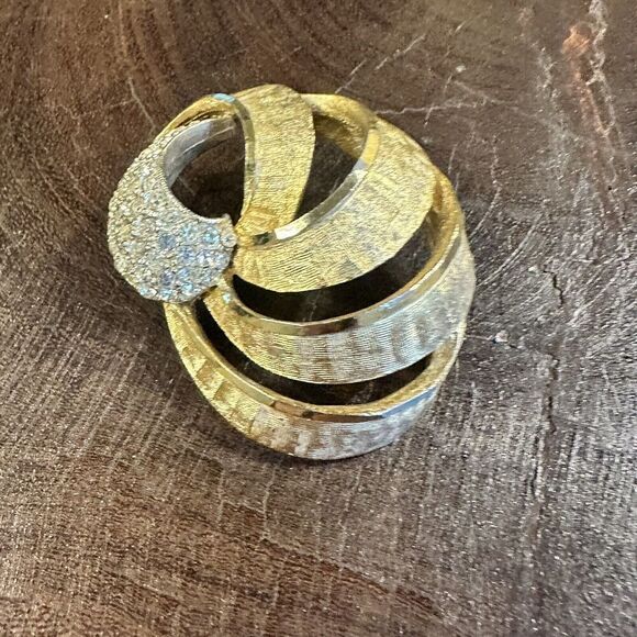 BSK Signed Estate Brooch Pin - Picture 1 of 12